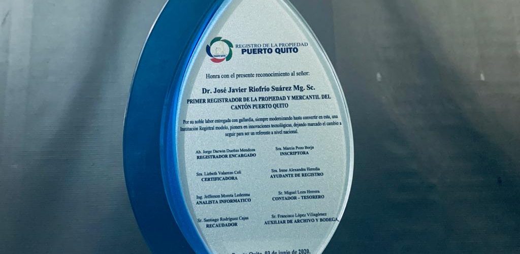 Homenajea al Señor Dr. José Javier Riofrío Suárez Mg.Sc